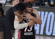 开云体育登录-南极球队逆风翻盘，斩获胜利晋级