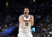 开云体育官网-意大利男篮横扫灰熊，布克送出助攻的简单介绍