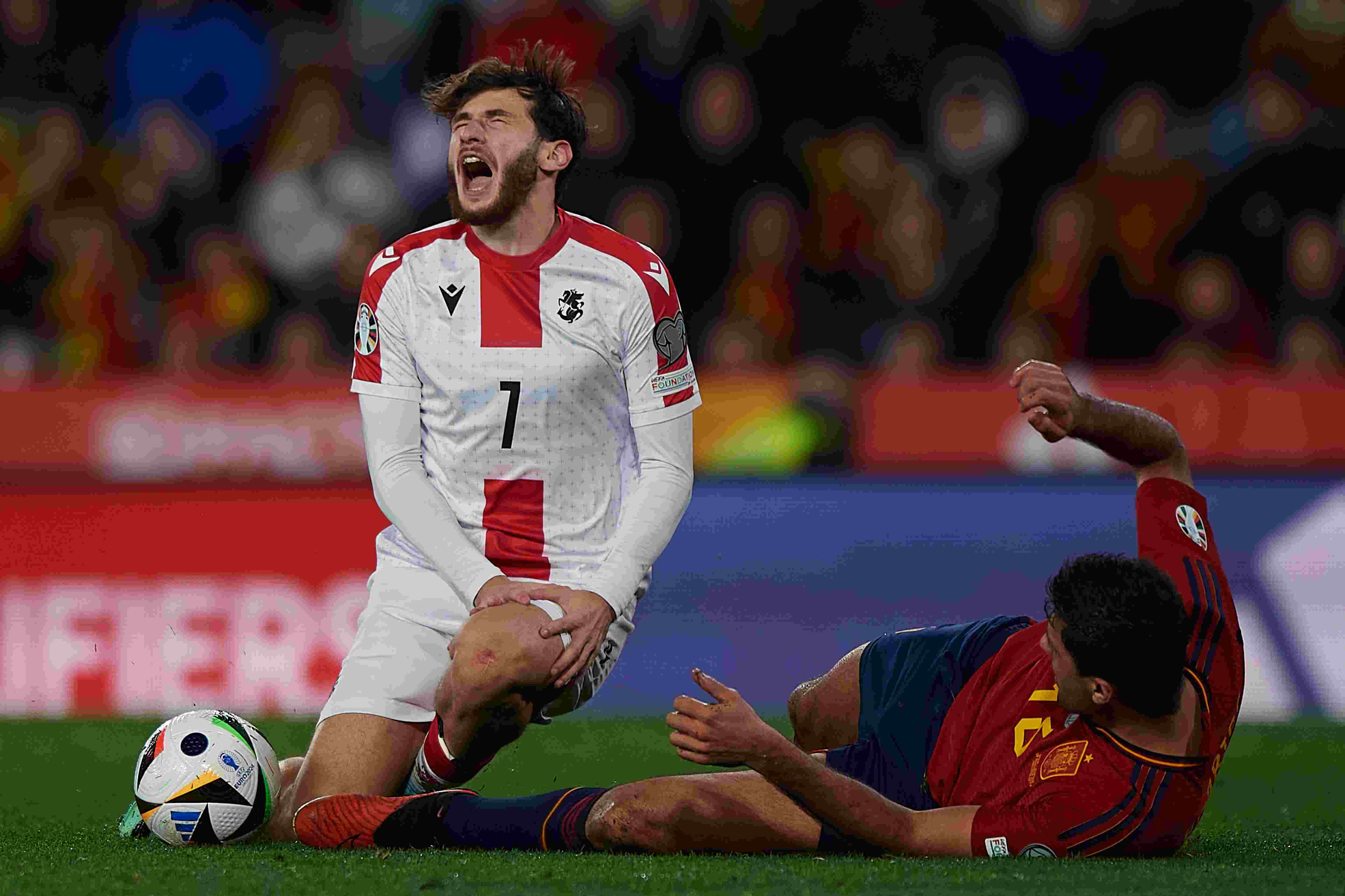 包含捷克客场-告负芬兰，无缘晋级欧国联半决赛的词条