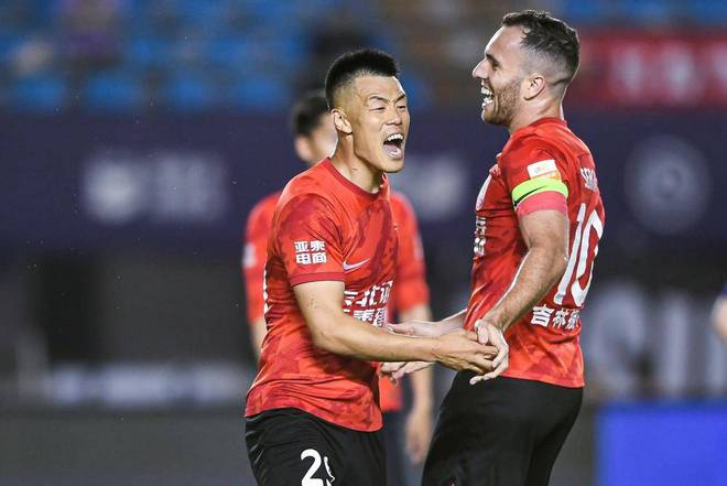 关于长春亚泰战胜哈尔滨毅腾，取得双杀的信息