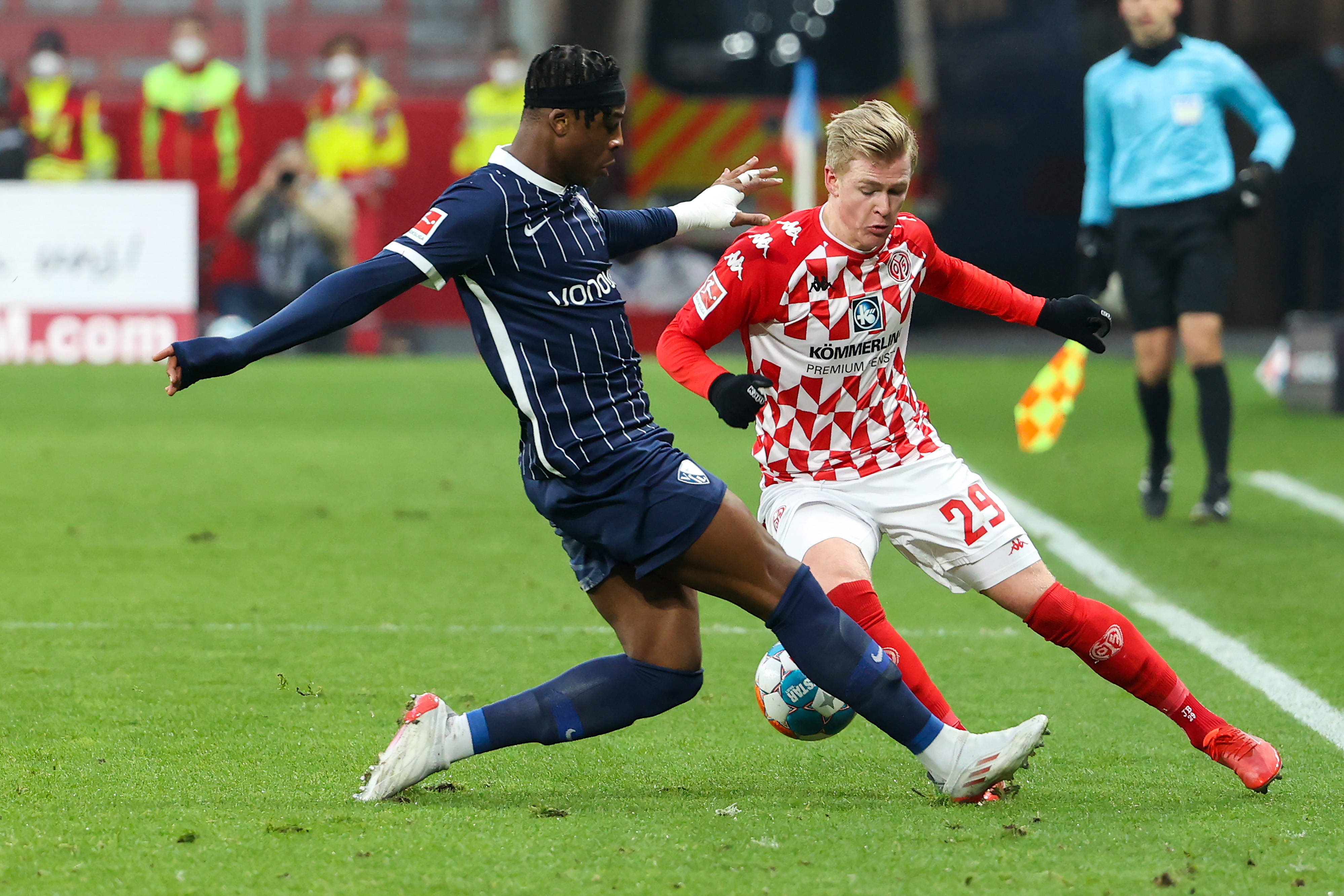 关于美因茨客场逼平汉诺威,保持领先优势的信息 关于美因茨客场逼平汉诺威,保持领先优势的信息