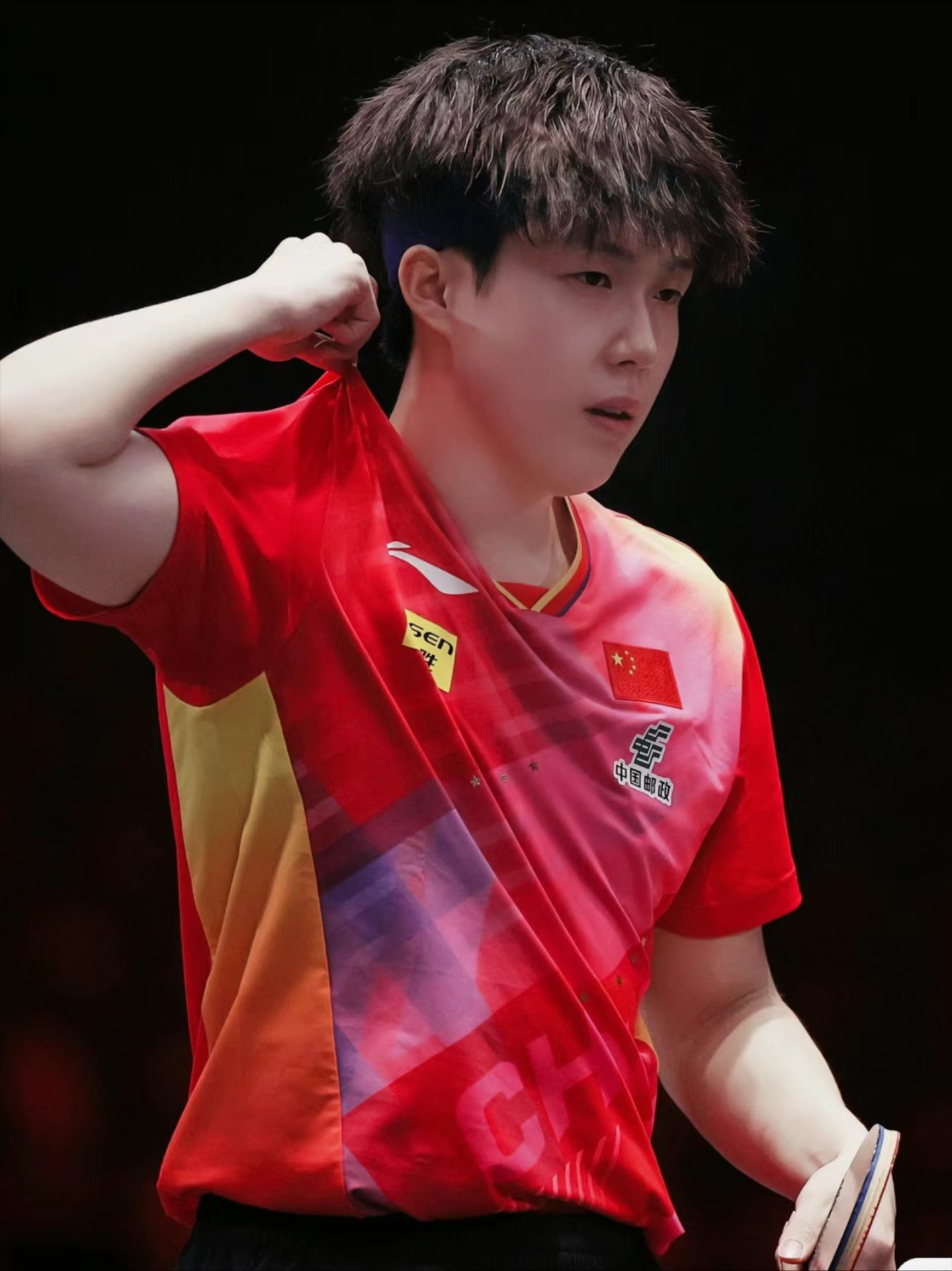 包含中国球星亚洲锦标赛夺魁国内媒体欢庆的词条