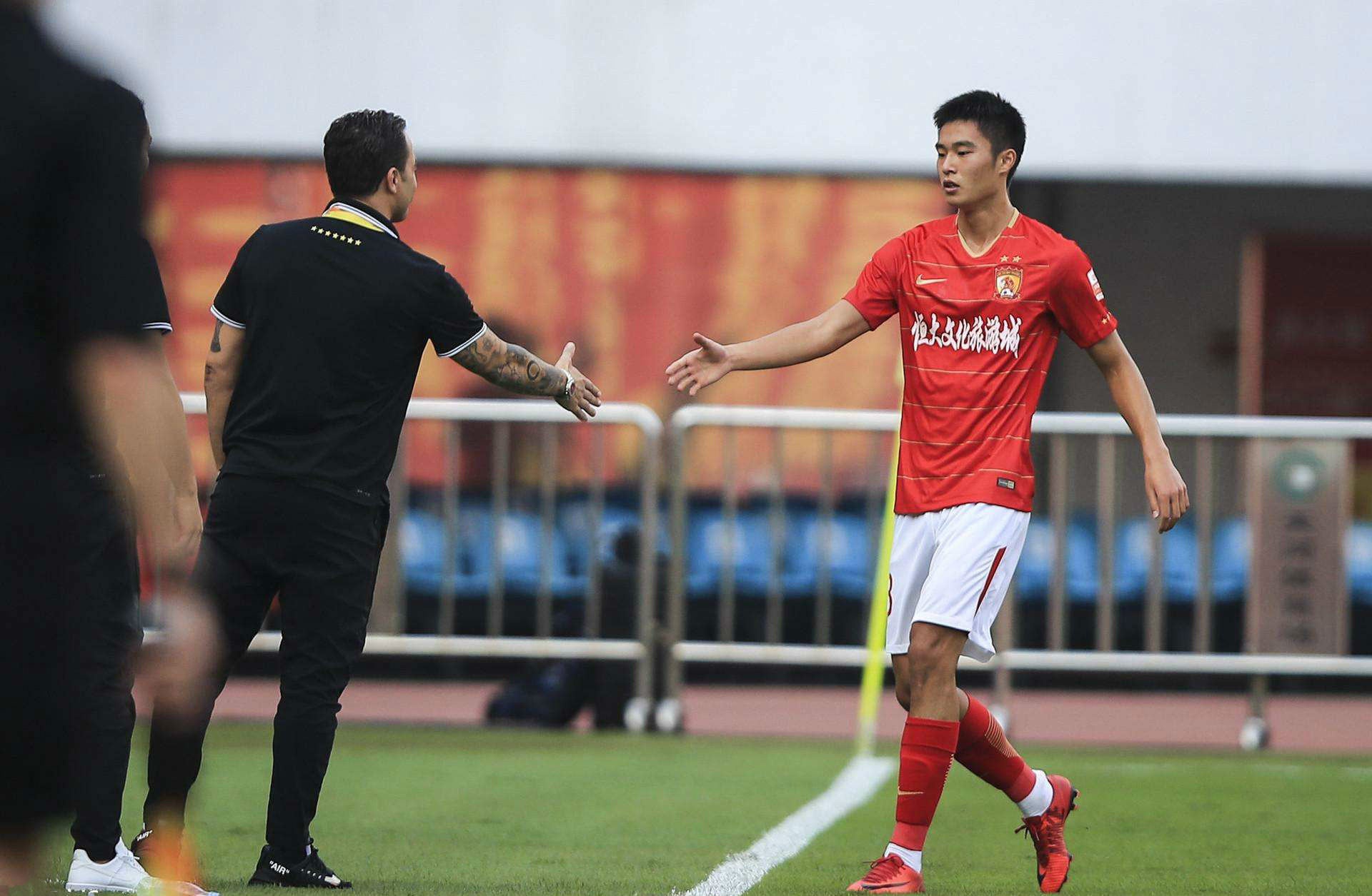 瓦拉多利德中锋状态高涨,破门频频 瓦拉多利德中锋状态高涨,破门频频