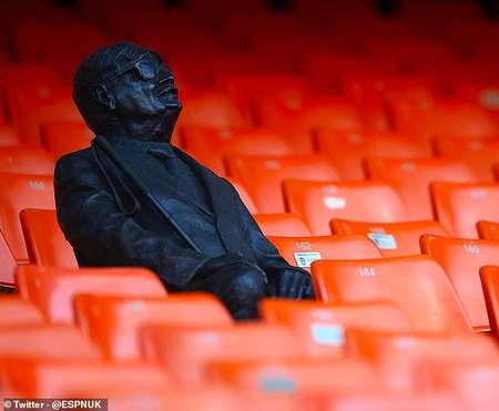 华伦西亚主场失利，球迷情绪低迷的简单介绍