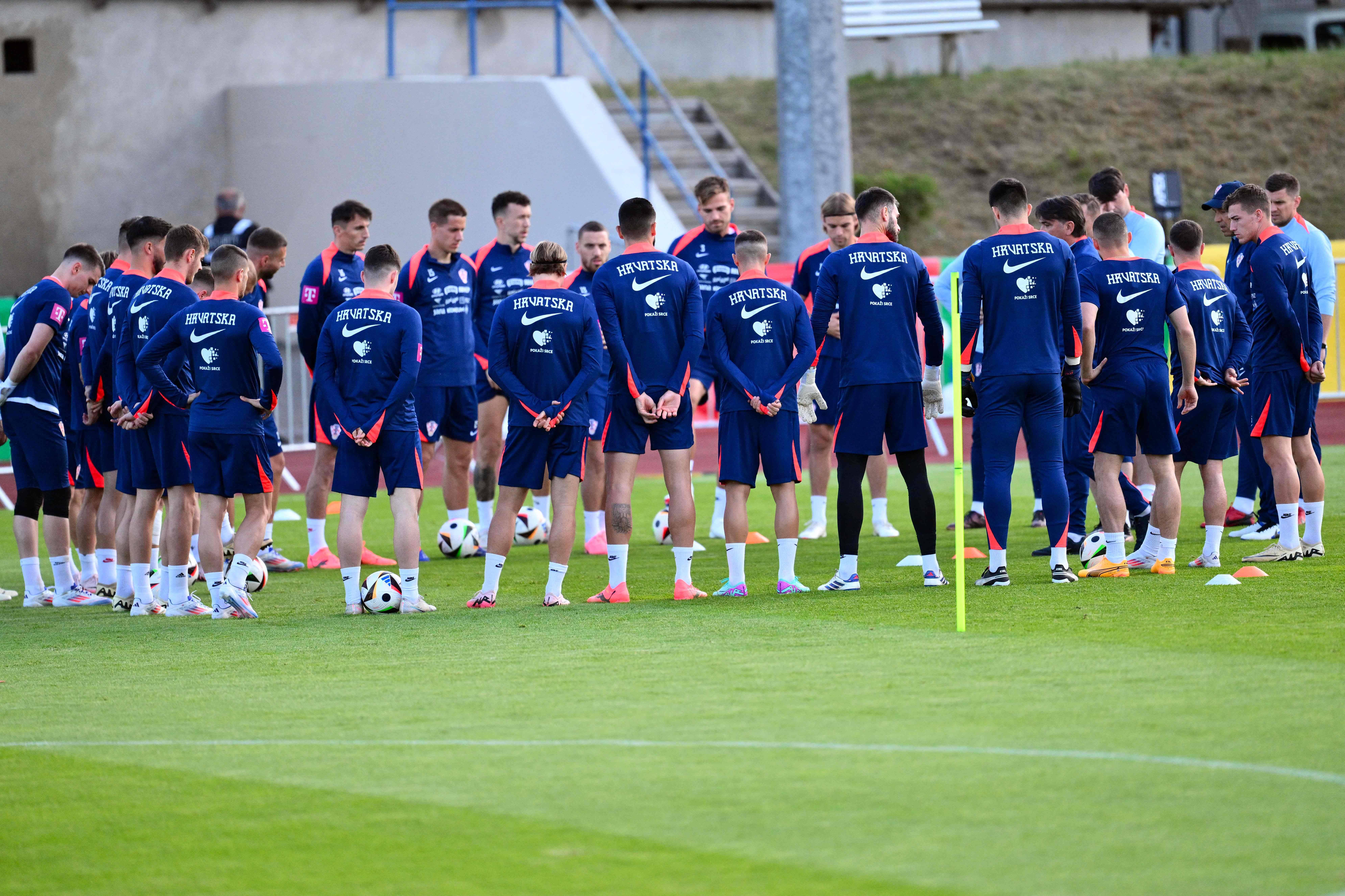 包含关键球员受伤缺席,球队备战受影响的词条 包含关键球员受伤缺席,球队备战受影响的词条