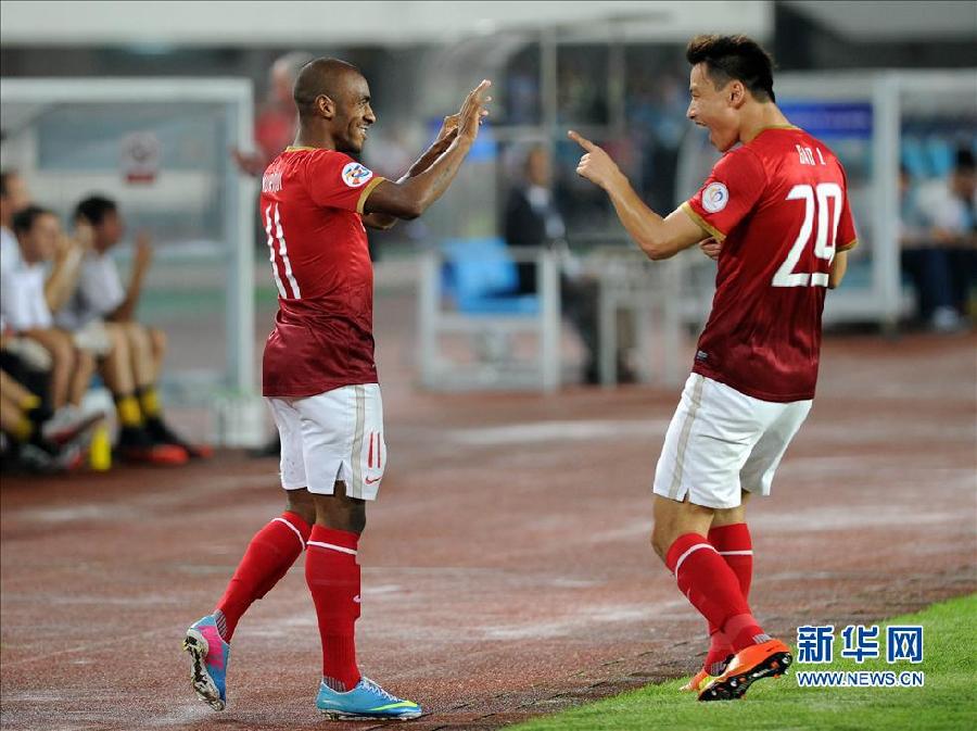 包含广州恒大大胜，锁定亚冠强的席位的词条