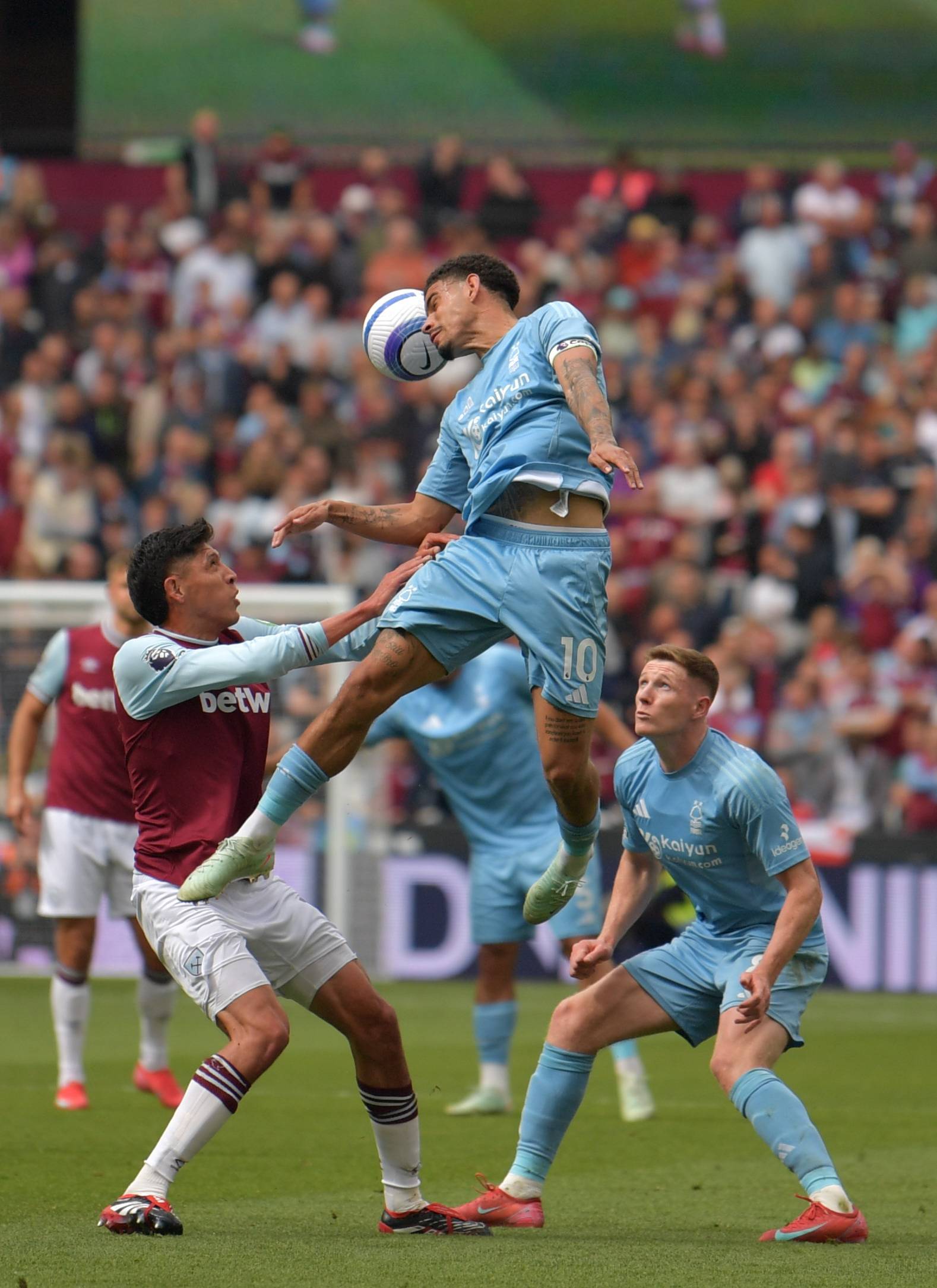 西汉姆联客场逆转,保级前景有望改变的简单介绍 西汉姆联客场逆转,保级前景有望改变的简单介绍