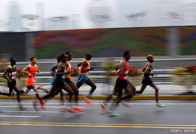 球员在比赛中展现出色的耐力！