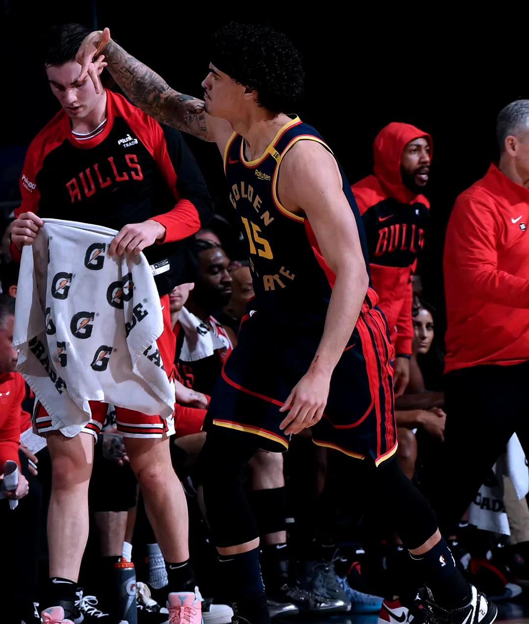 勇士队力克公牛队,迎来胜利的简单介绍 勇士队力克公牛队,迎来胜利的简单介绍