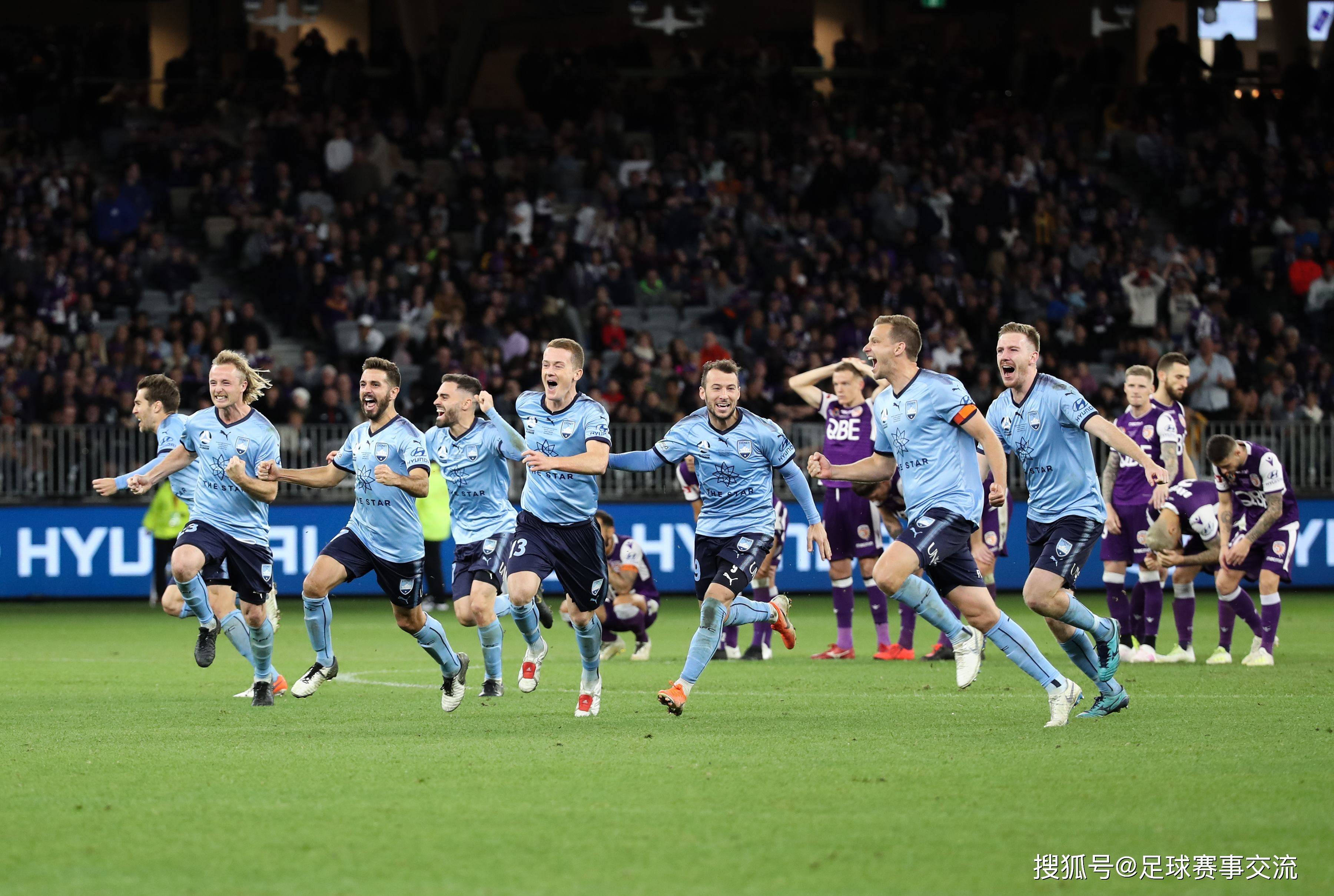 国际足球强强对话，顶级赛事对决不容错过