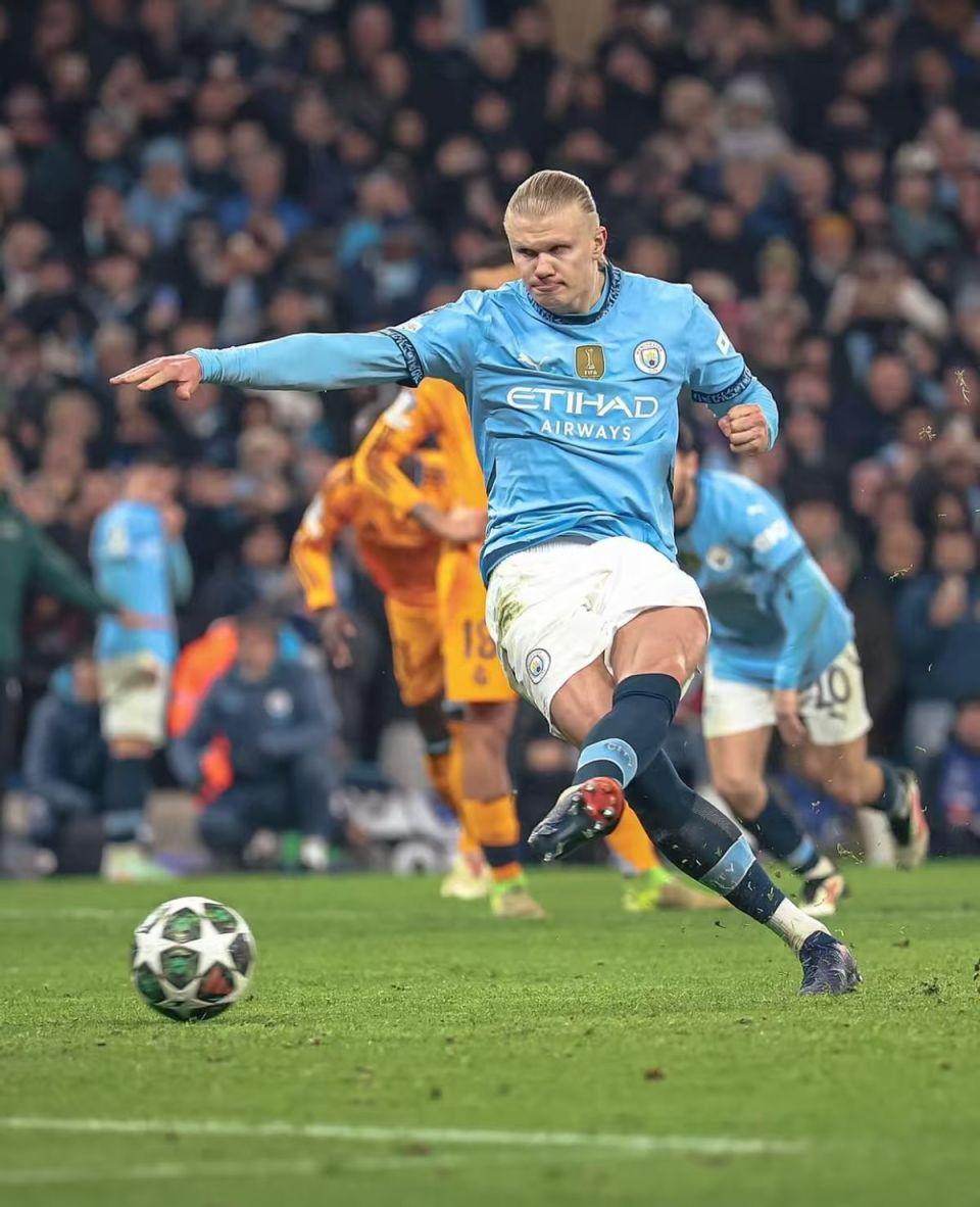 曼城绝杀晋级，球员们欢呼雀跃