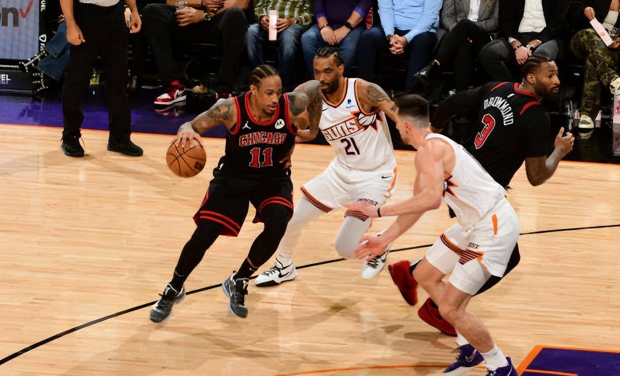 包含公牛队在主场实现逆转，喜迎三连胜的词条