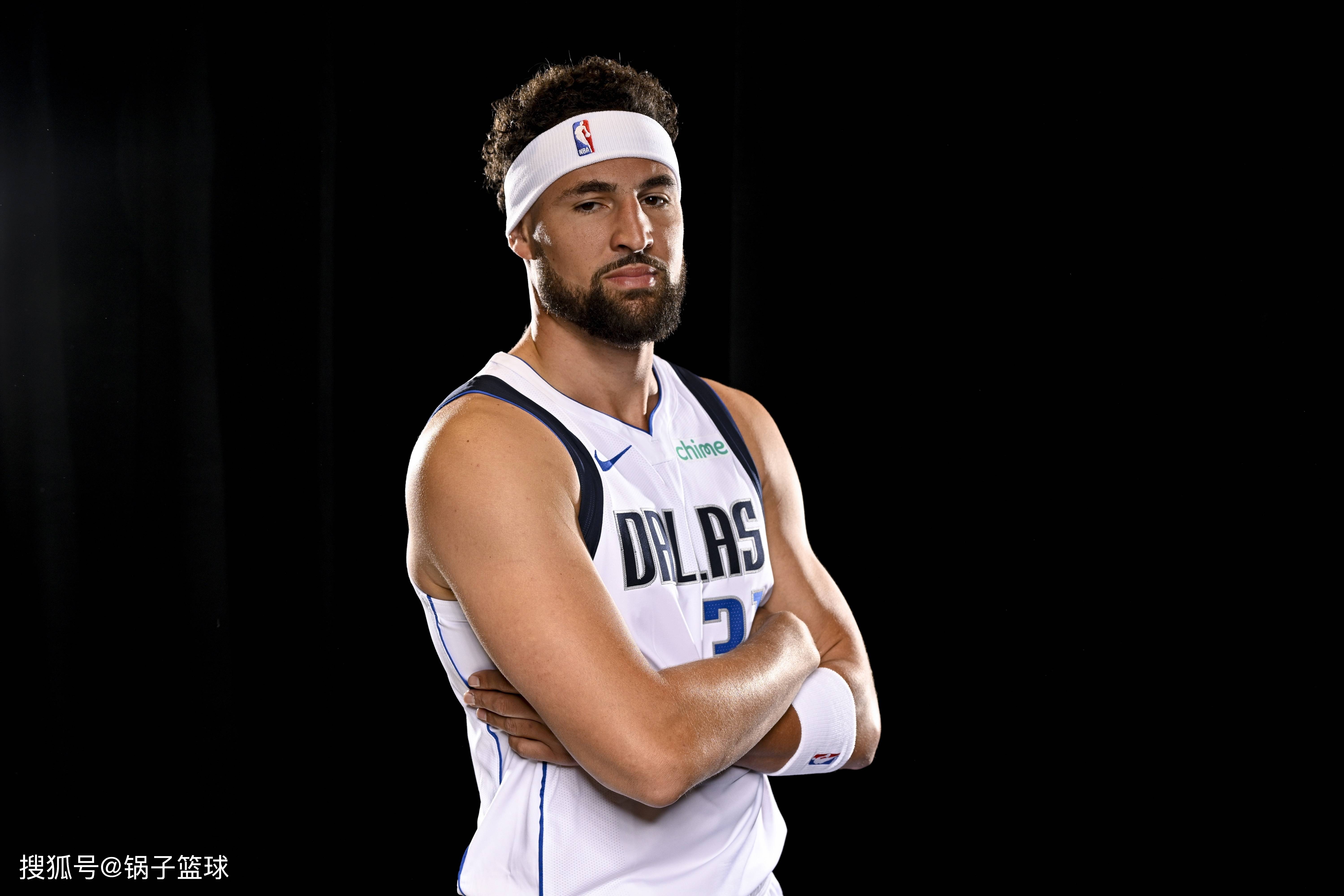 尼克斯队大胜独行侠队，一鼓作气稳固排名