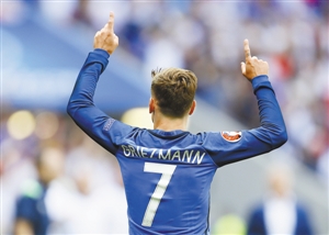 关于法国前锋格里兹曼发挥出色，成为全场焦点的信息