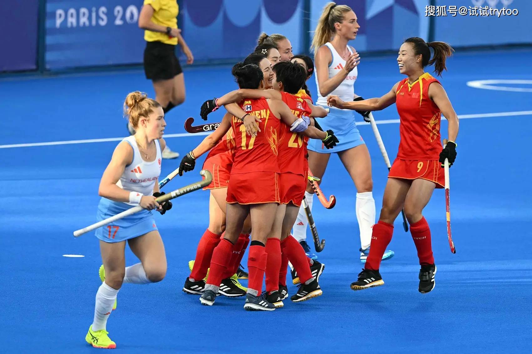 女子曲棍球全力拼搏,中国队获得胜利 女子曲棍球全力拼搏,中国队获得胜利