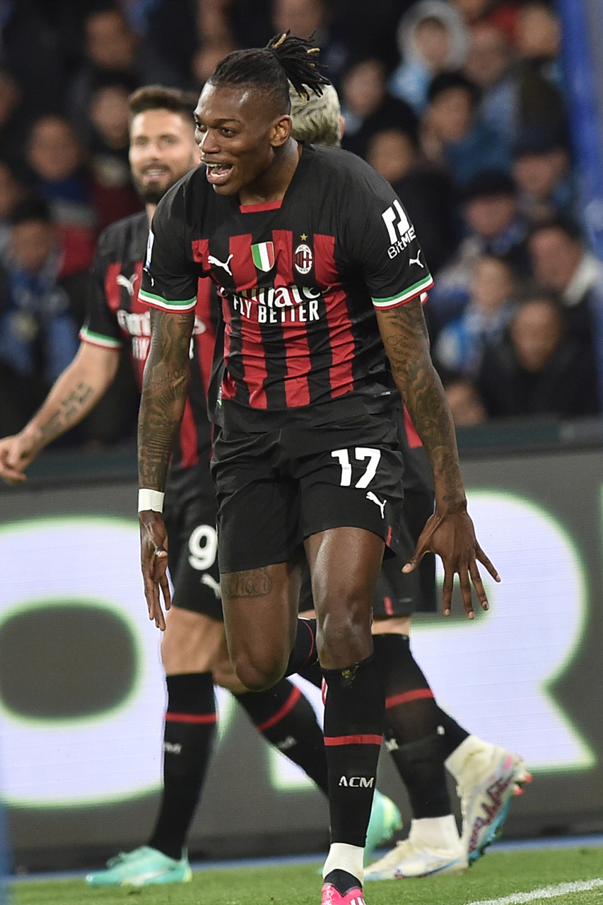 AC米兰客场逼平那不勒斯,稳坐榜首宝座的简单介绍 AC米兰客场逼平那不勒斯,稳坐榜首宝座的简单介绍