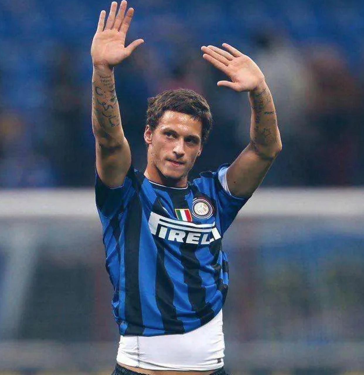 包含国米主场大胜，联赛前途一片光明的词条