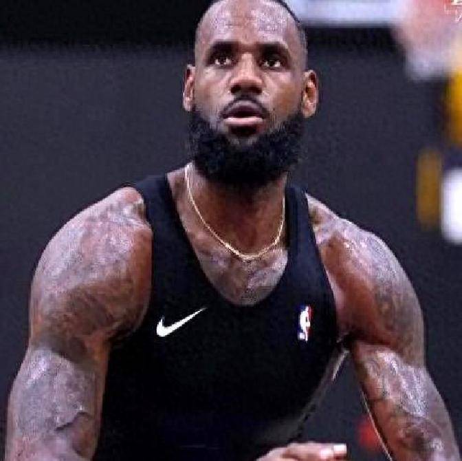 网球赛场上詹姆斯再创辉煌 网球赛场上詹姆斯再创辉煌