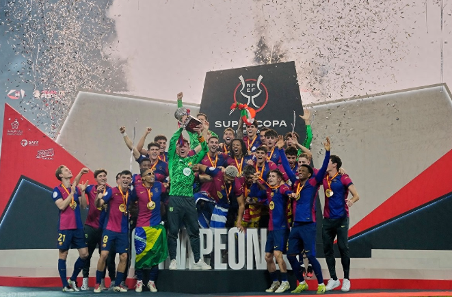 西班牙男足凭借梅开二度,取得胜利 西班牙男足凭借梅开二度,取得胜利