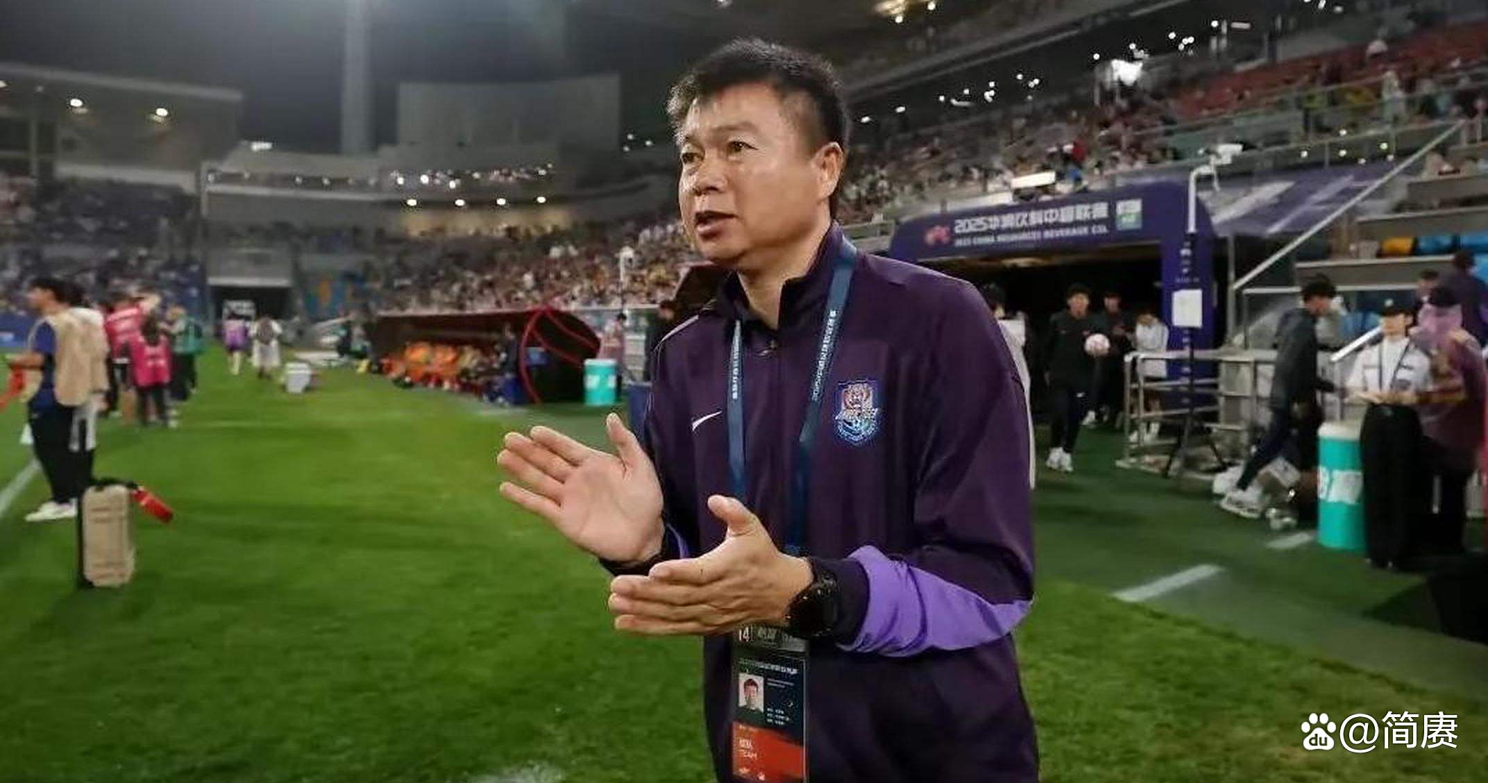 包含足球赛事的胜利者脱颖而出,表现出色,备受球迷喜爱和追捧的词条 包含足球赛事的胜利者脱颖而出,表现出色,备受球迷喜爱和追捧的词条