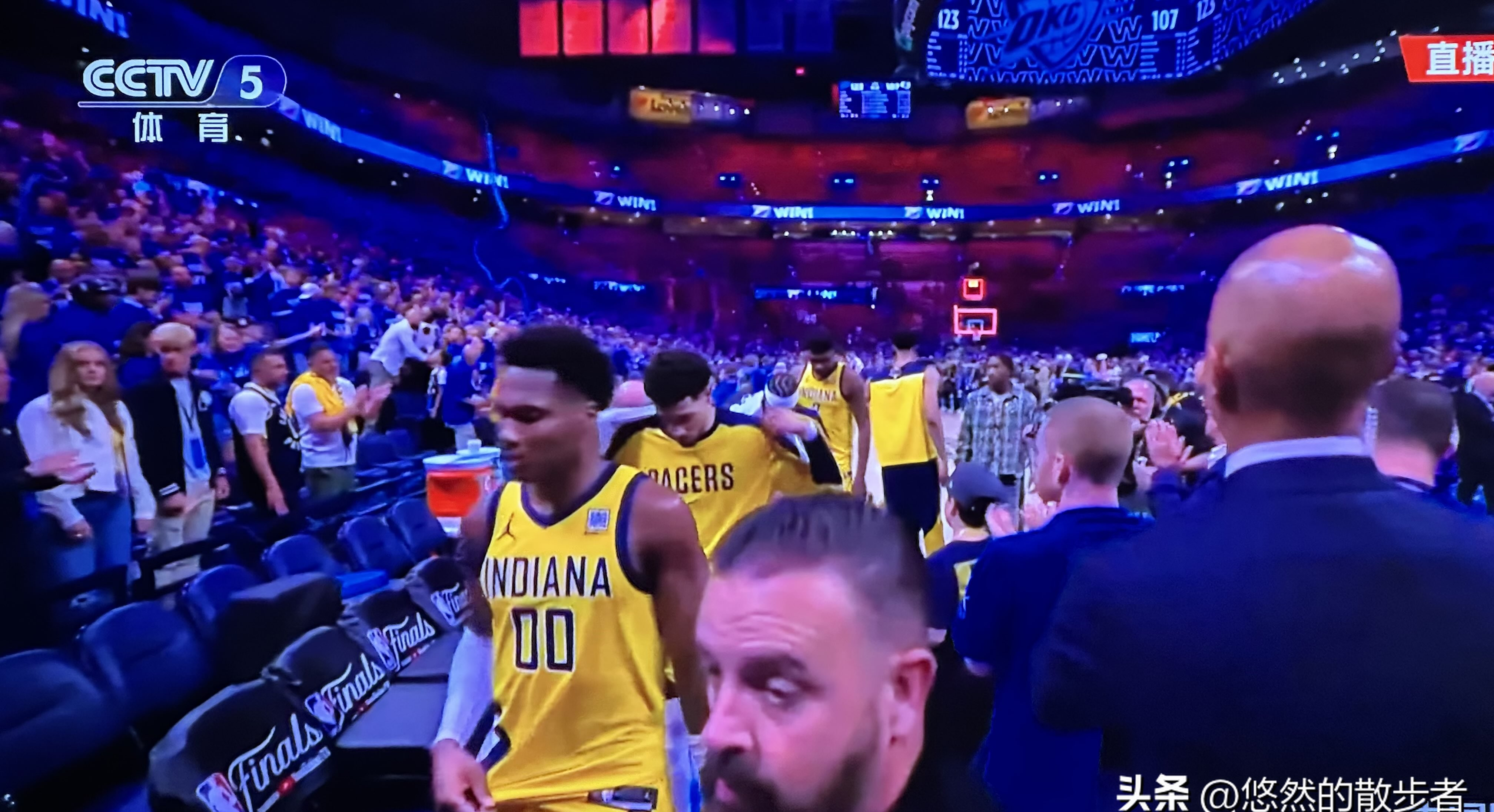 勇士主场取胜，雷霆客场失利