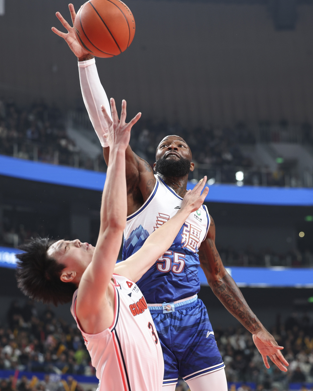 广西男篮主场胜华南虎豪取三连胜的简单介绍 广西男篮主场胜华南虎豪取三连胜的简单介绍