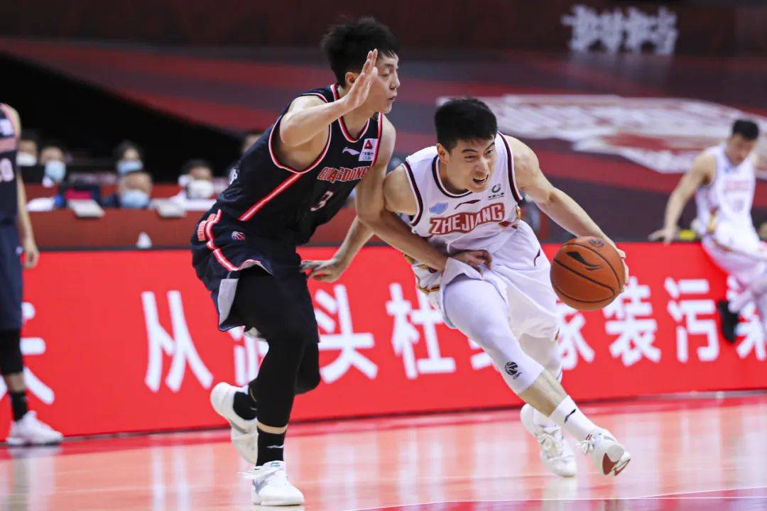 广西男篮主场胜华南虎豪取三连胜的简单介绍 广西男篮主场胜华南虎豪取三连胜的简单介绍