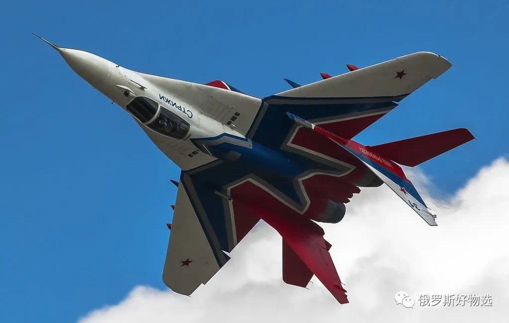 俄罗斯队斗志昂扬,冲击胜利目标 俄罗斯队斗志昂扬,冲击胜利目标