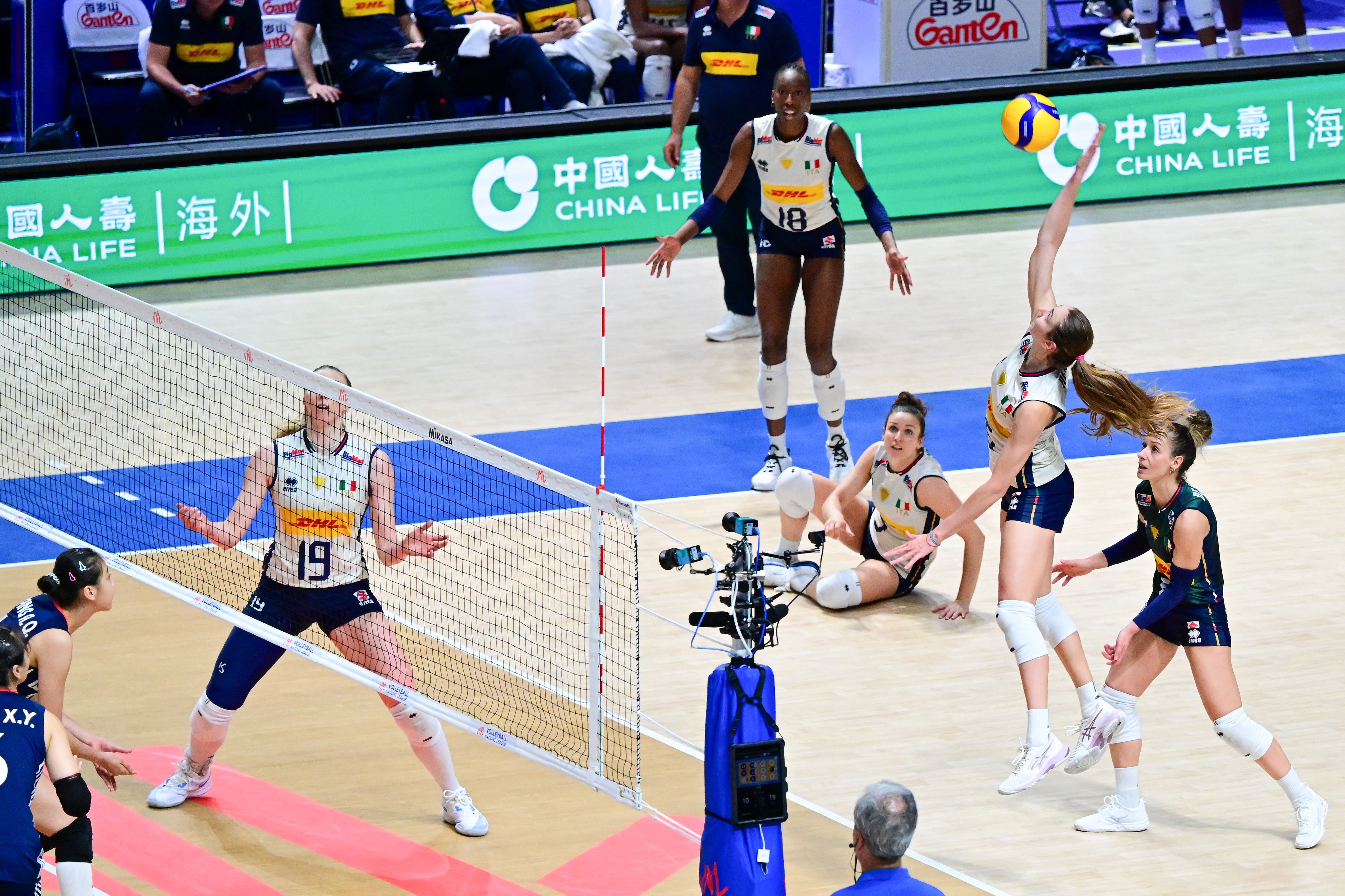 神仙对局!排球比赛过程堪比大片 神仙对局!排球比赛过程堪比大片